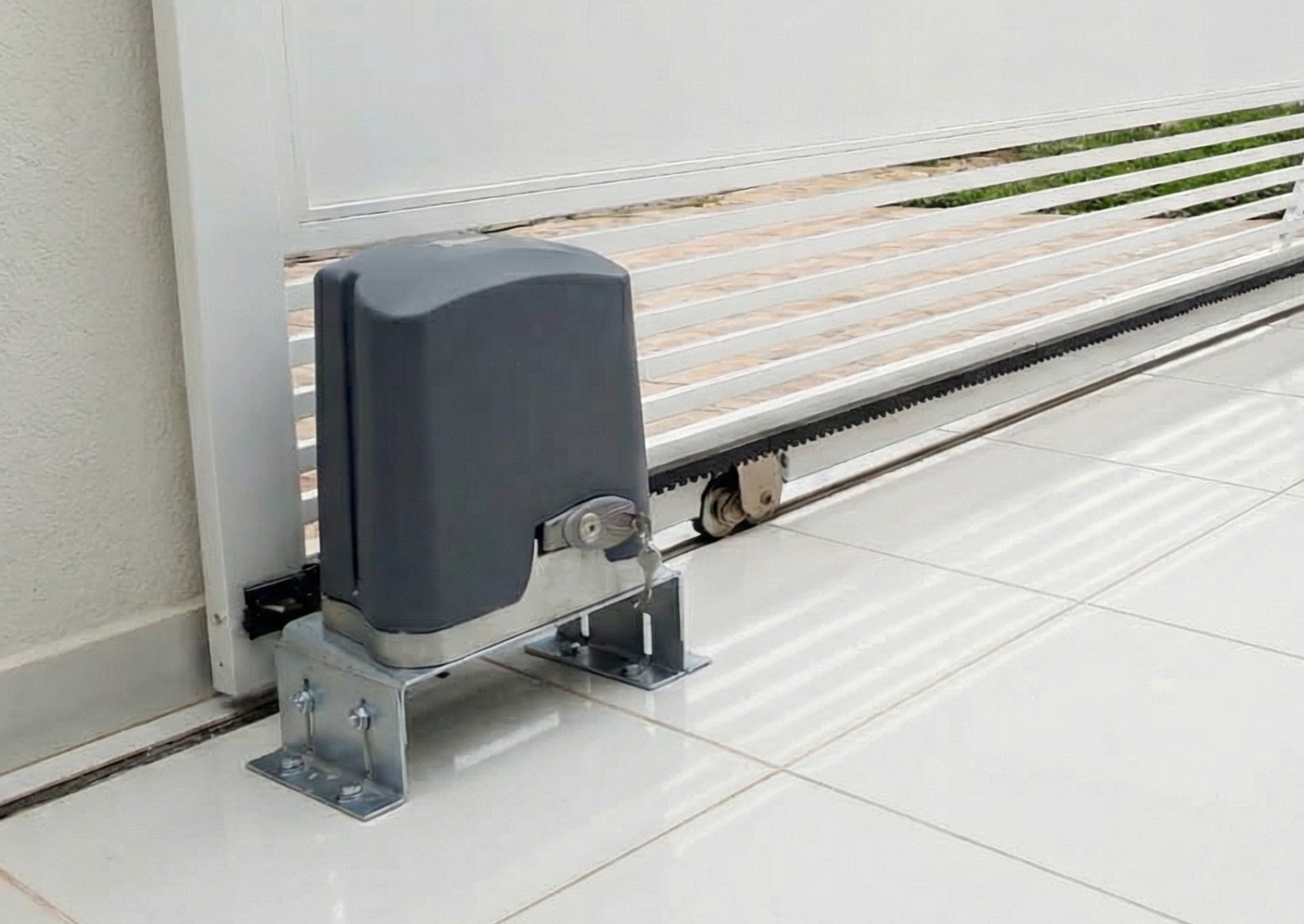 Instalação de motor de portão automático